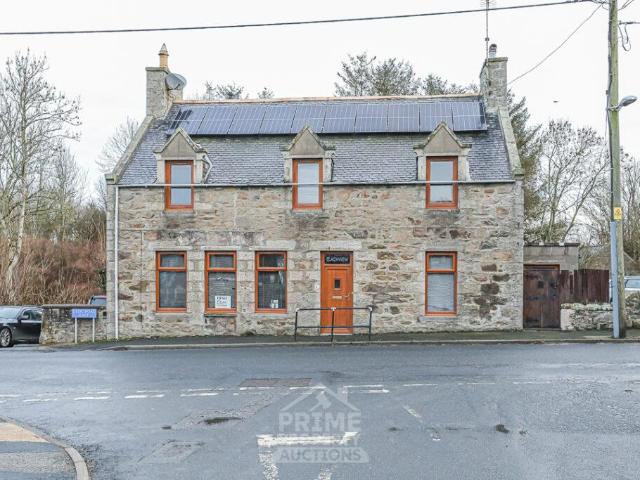 6 bedroom detached house for sale
