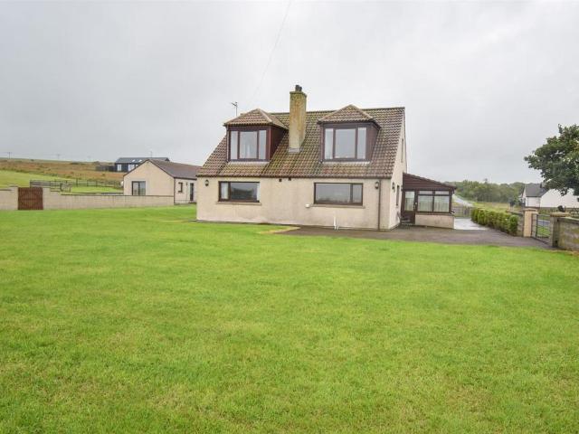 6 bedroom detached house for sale