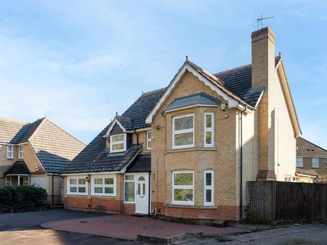 6 bedroom detached house for sale