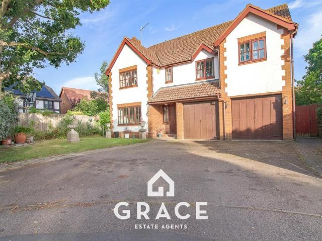 6 bedroom detached house for sale