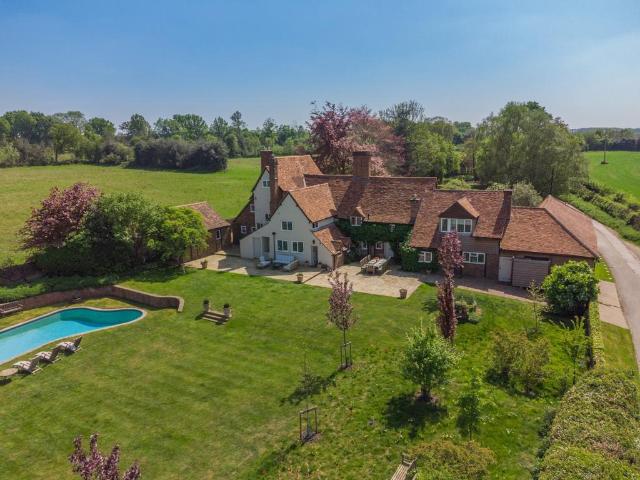 6 bedroom detached house for sale