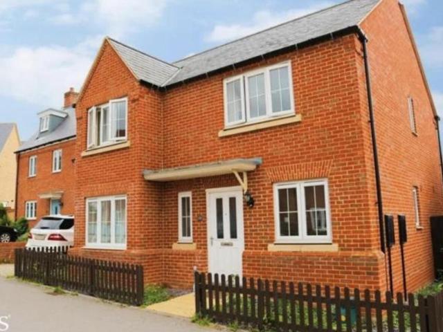 6 bedroom detached house for sale