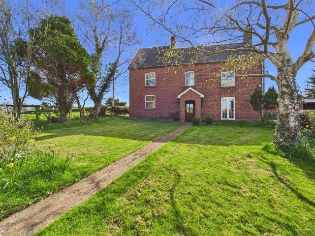 6 bedroom detached house for sale