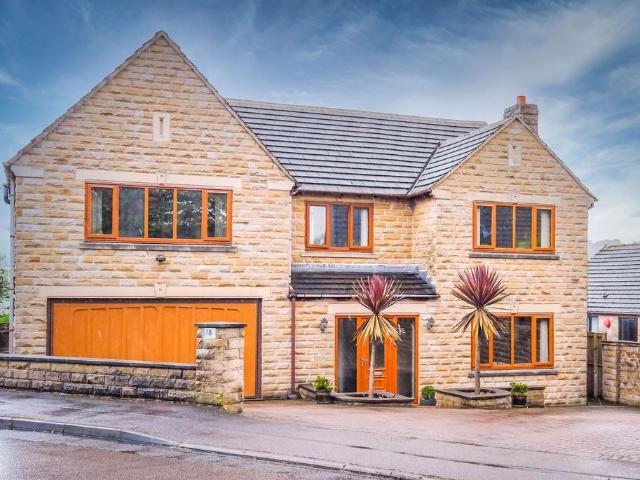 6 bedroom detached house for sale