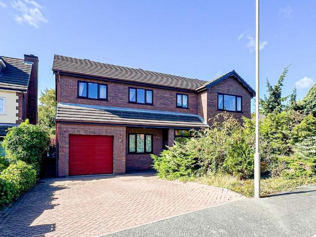 6 bedroom detached house for sale
