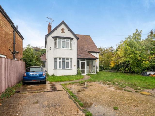 6 bedroom detached house for sale