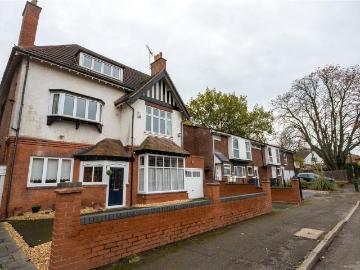 6 bedroom detached house for sale