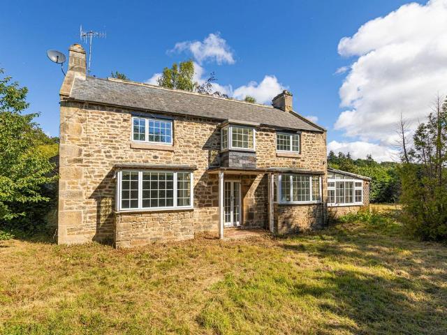 6 bedroom detached house for sale