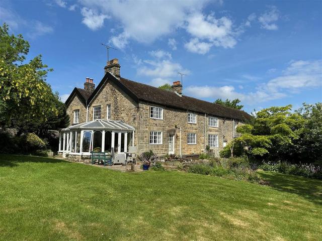 6 bedroom detached house for sale