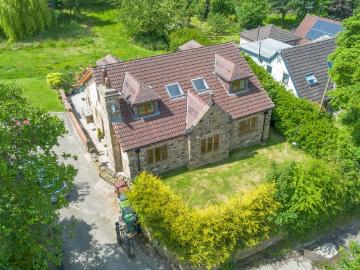 Leeds, West Yorkshire, North England - Garden