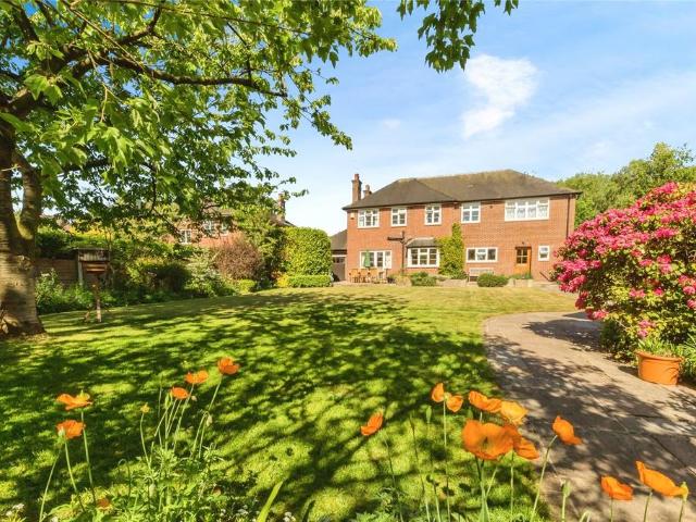 6 bedroom detached house for sale