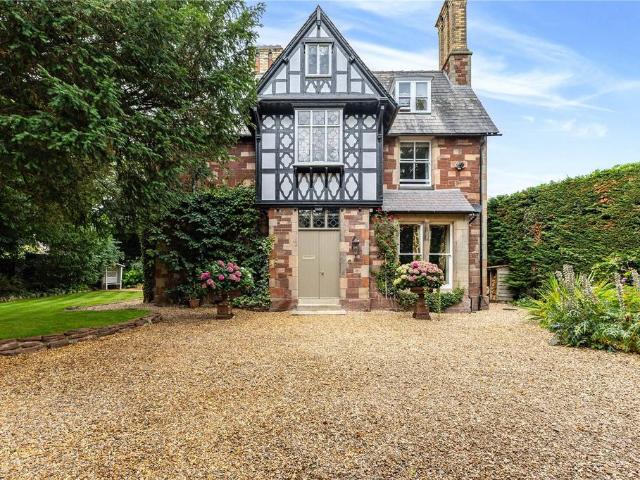 6 bedroom detached house for sale