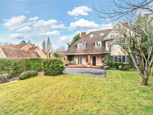 6 bedroom detached house for sale