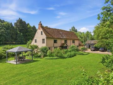 6 bedroom detached house for sale