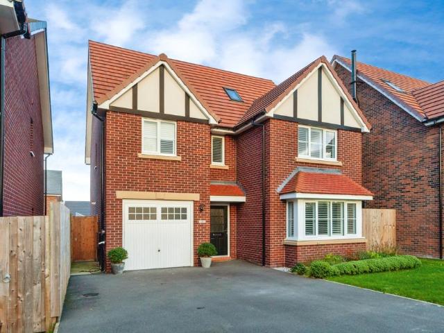 6 bedroom detached house for sale