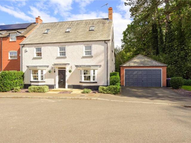 6 bedroom detached house for sale