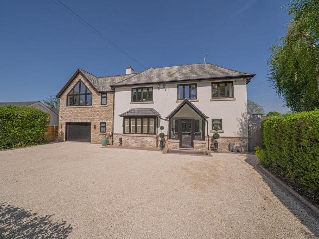 6 bedroom detached house for sale