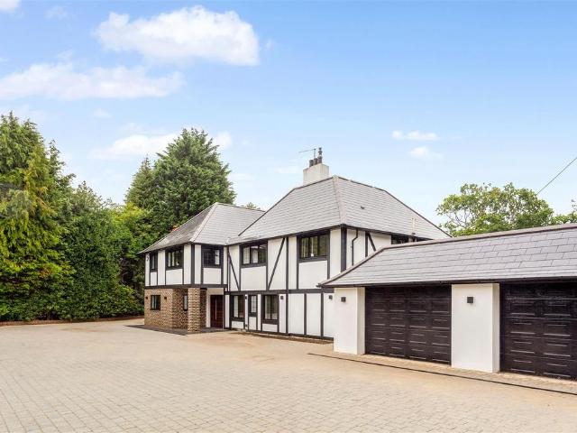 6 bedroom detached house for sale