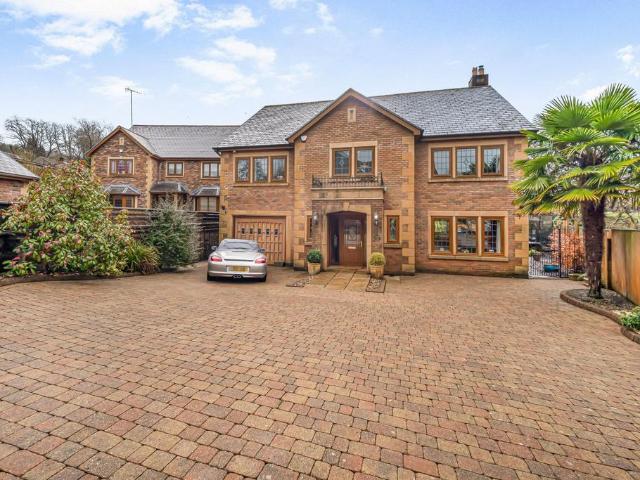 6 bedroom detached house for sale
