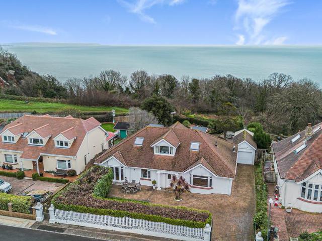 6 bedroom detached house for sale