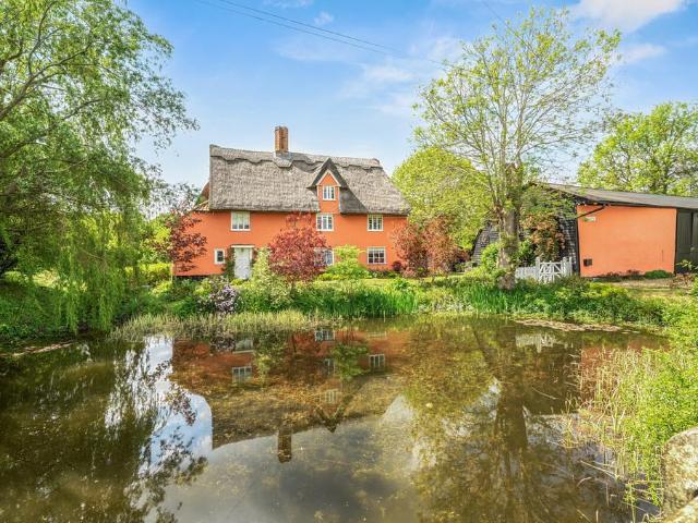 6 bedroom detached house for sale