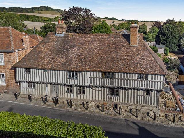 6 bedroom detached house for sale