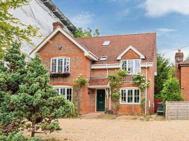 6 bedroom detached house for sale