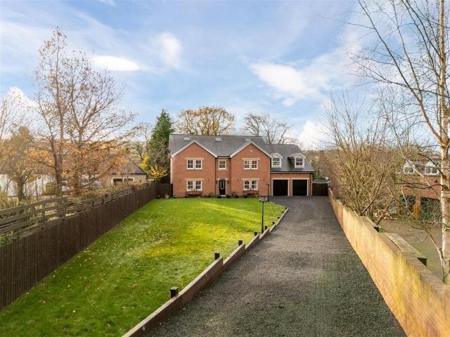 6 bedroom detached house for sale