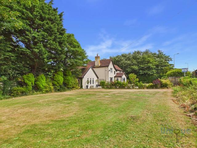 6 bedroom detached house for sale
