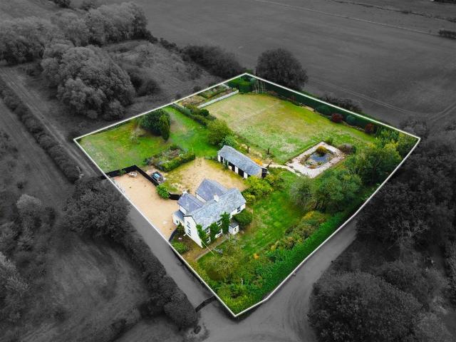 6 bedroom detached house for sale