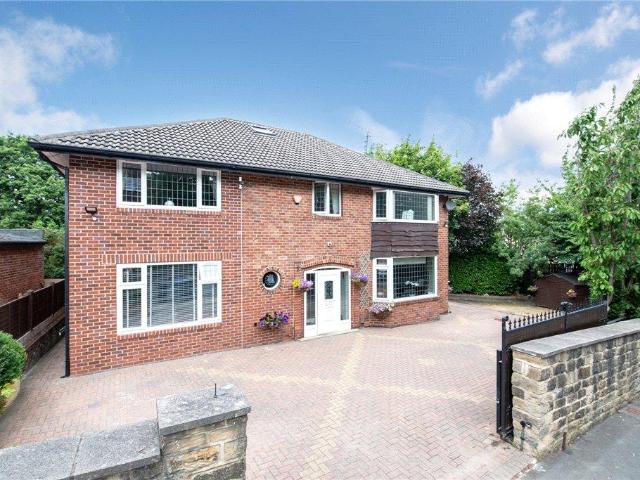 6 bedroom detached house for sale