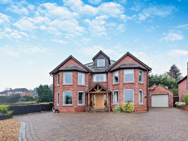6 bedroom detached house for sale