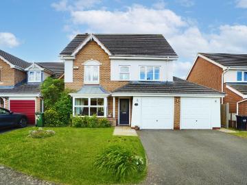 6 bedroom detached house for sale