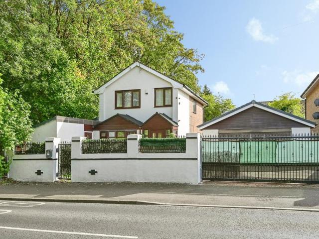6 bedroom detached house for sale