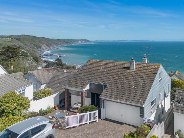 6 bedroom detached house for sale