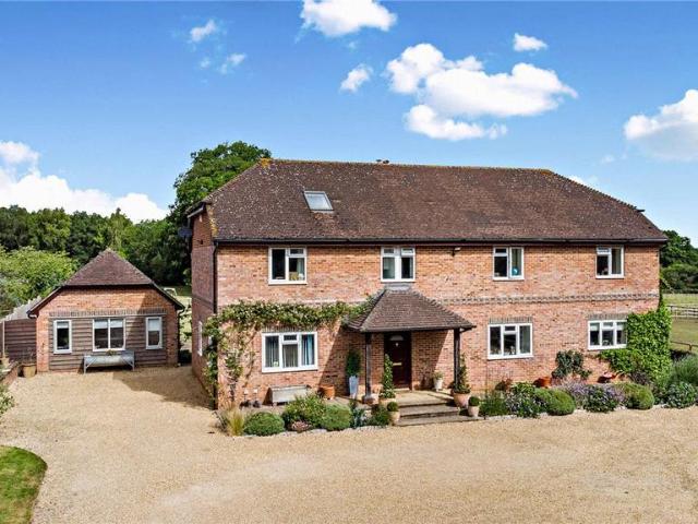 6 bedroom detached house for sale
