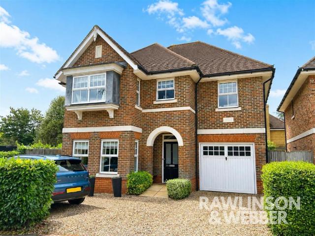 6 bedroom detached house for sale