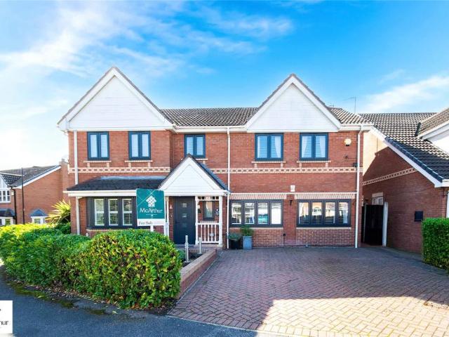 6 bedroom detached house for sale