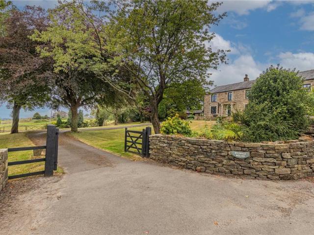 6 bedroom detached house for sale