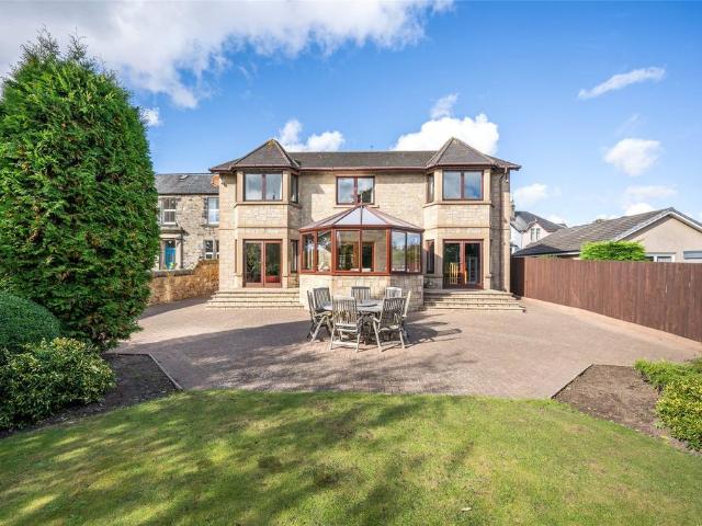6 bedroom detached house for sale