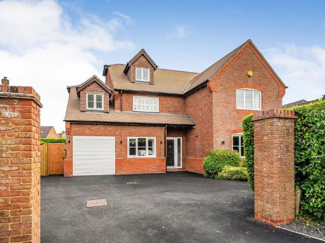 6 bedroom detached house for sale