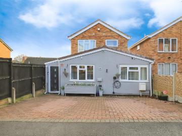 6 bedroom detached house for sale