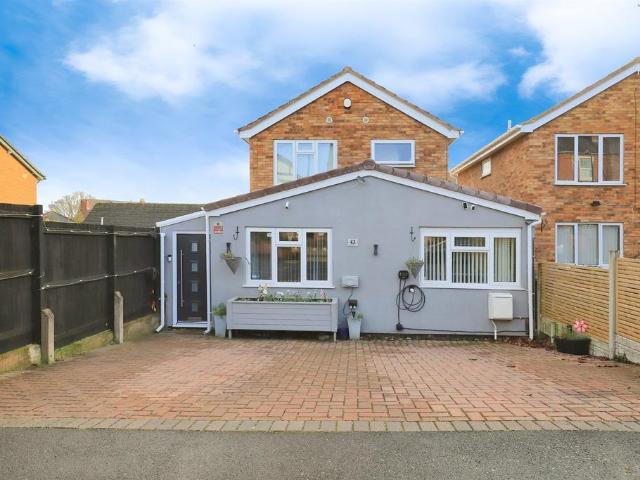 6 bedroom detached house for sale
