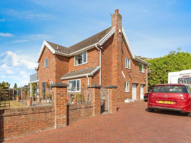 6 bedroom detached house for sale