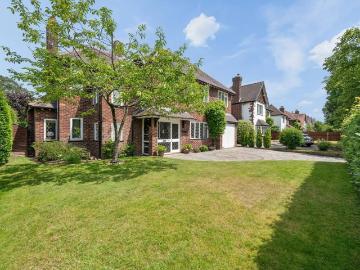 6 bedroom detached house for sale