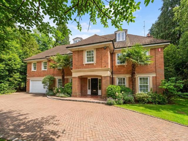 6 bedroom detached house for sale