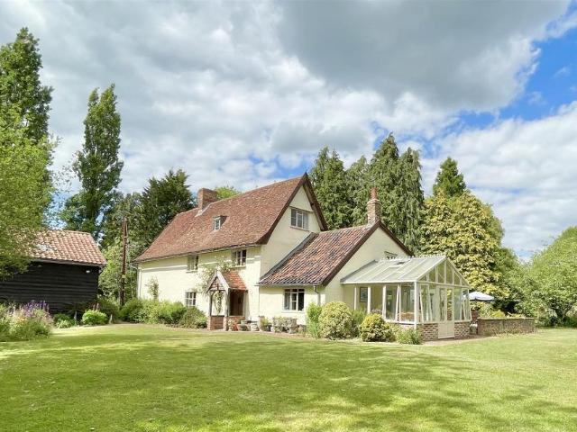 6 bedroom detached house for sale