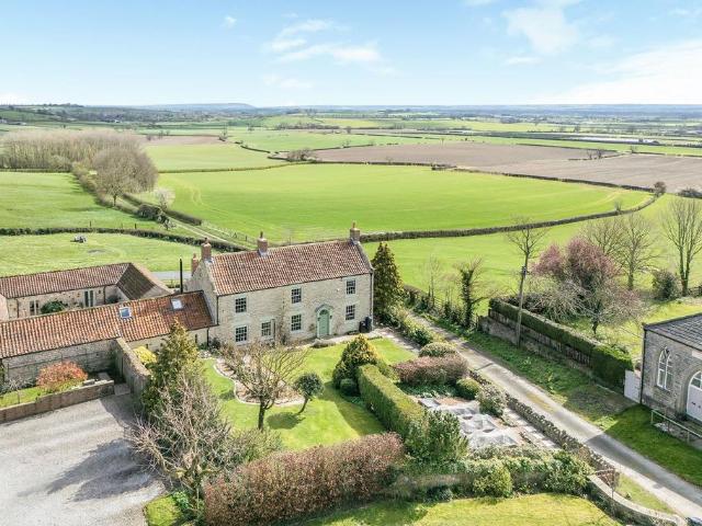 6 bedroom detached house for sale