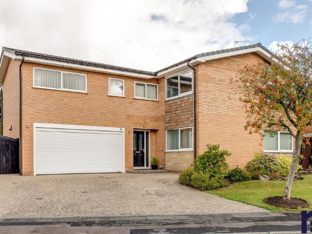 6 bedroom detached house for sale