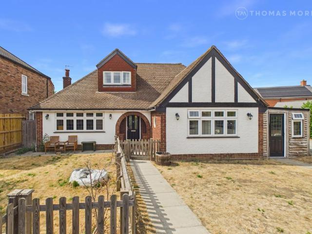 6 bedroom detached house for sale